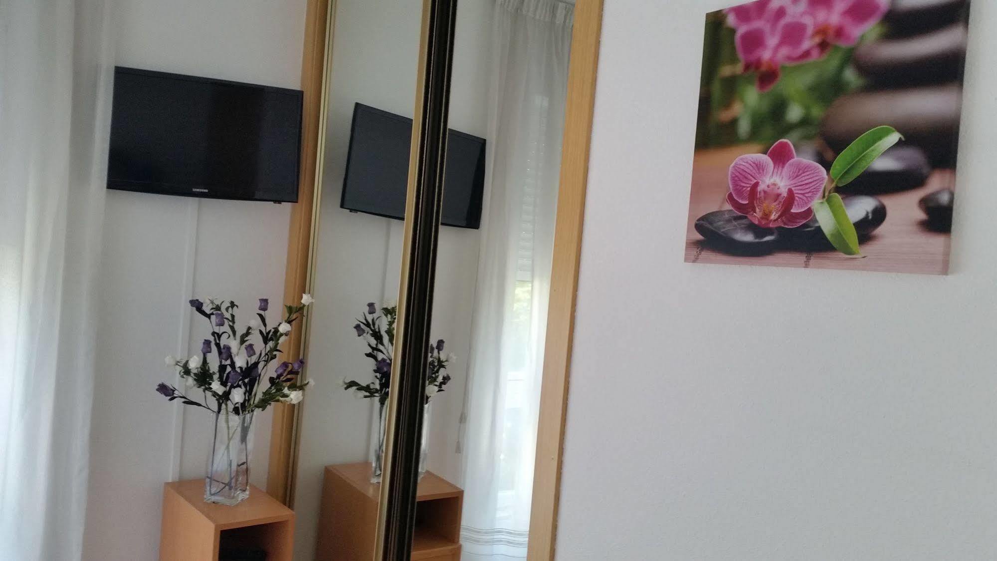 Hostal Lucus Lugo Εξωτερικό φωτογραφία